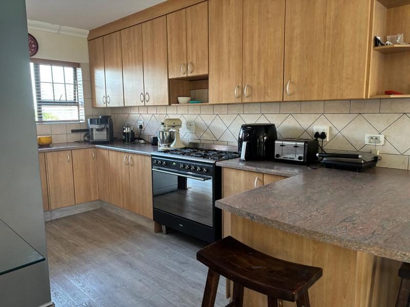 To Let 4 Bedroom Property for Rent in Heiderand Western Cape